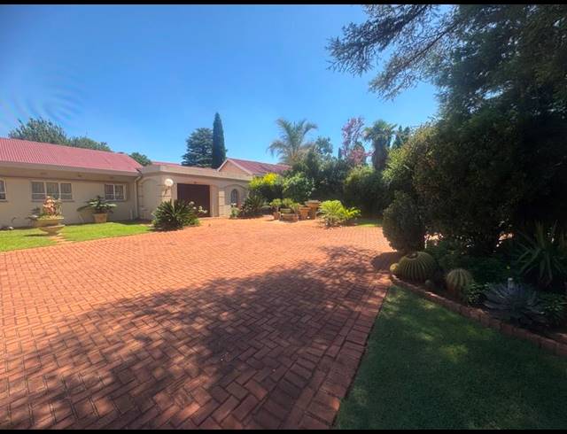 4 BEDROOM HOUSE FOR SALE IN KANONKOP